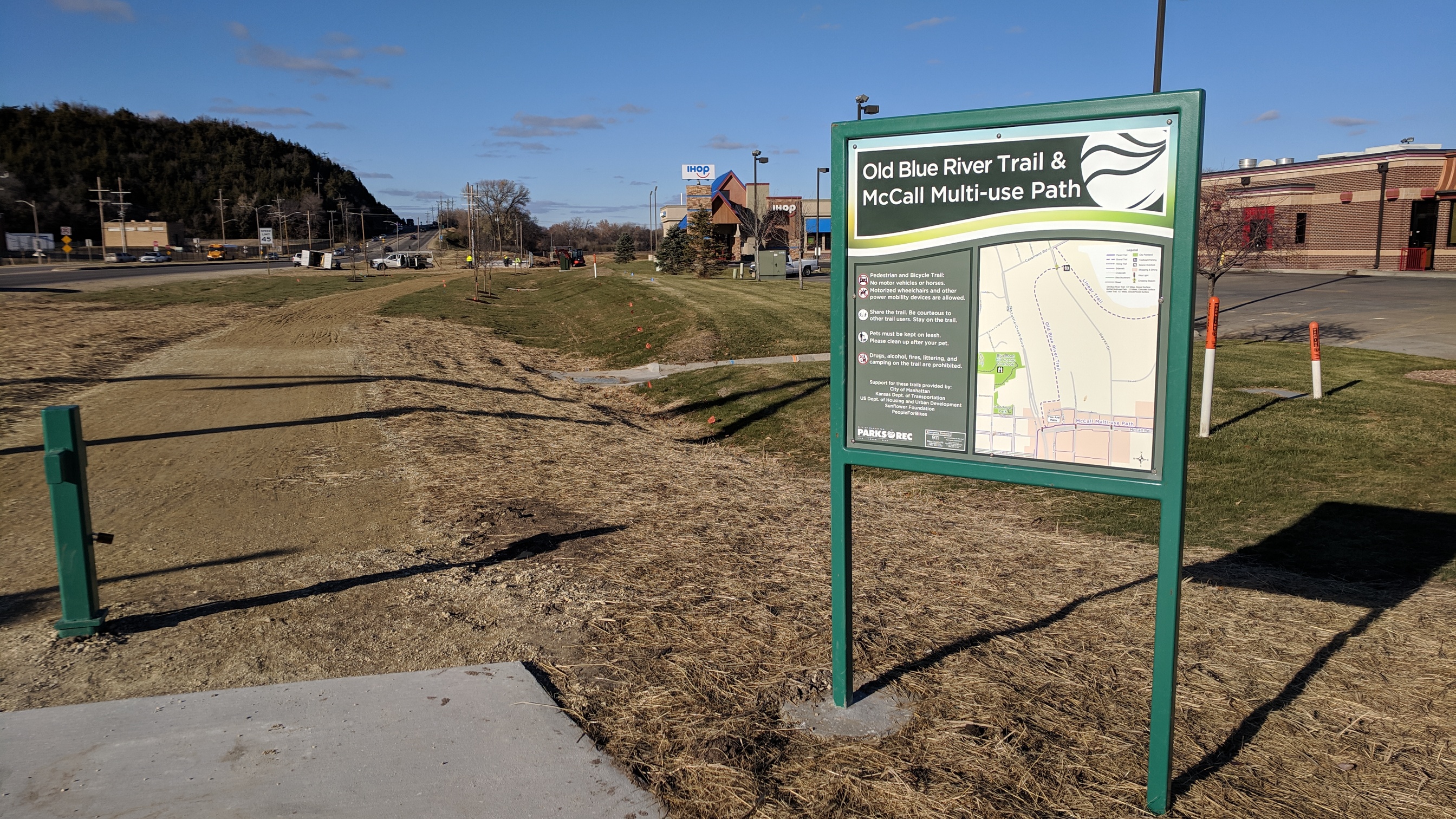 Hudson Trail Hiking - Manhattan, Kansas, USA